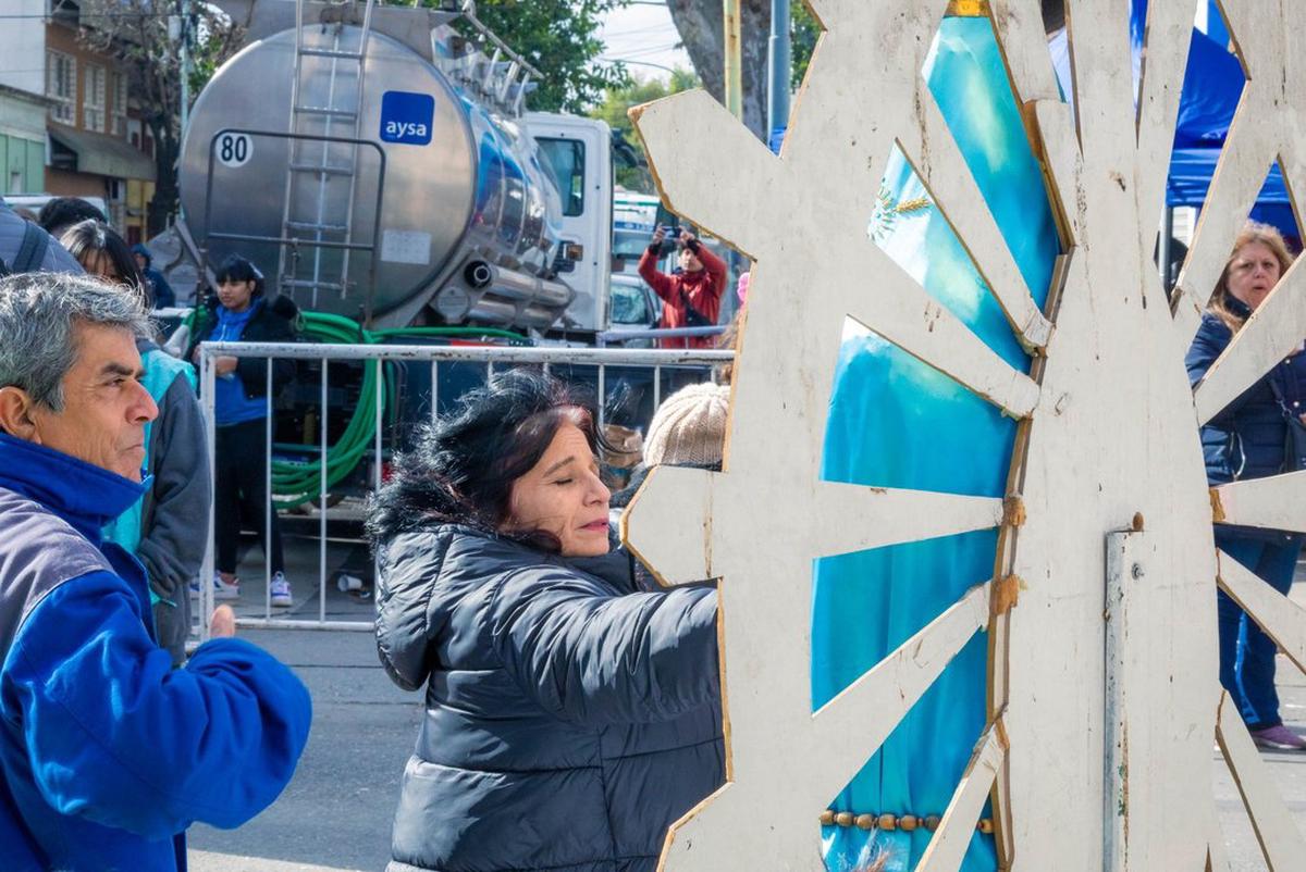 AySA brindará agua potable gratuita durante la Fiesta de San Cayetano en Buenos Aires