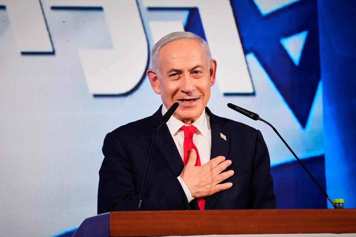Israelíes esperan resultados definitivos tras una votación que supuso un giro contra Netanyahu