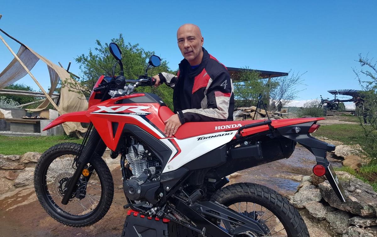 FOTO: Cadena3 en el arribo de la Honda Tornado XR300L