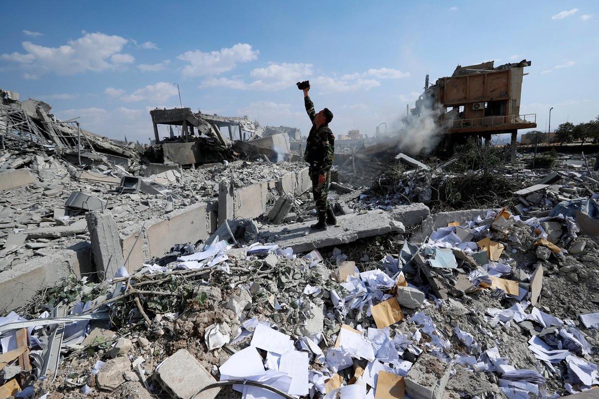 Siria comienza a destruir las armas químicas de Al Asad.