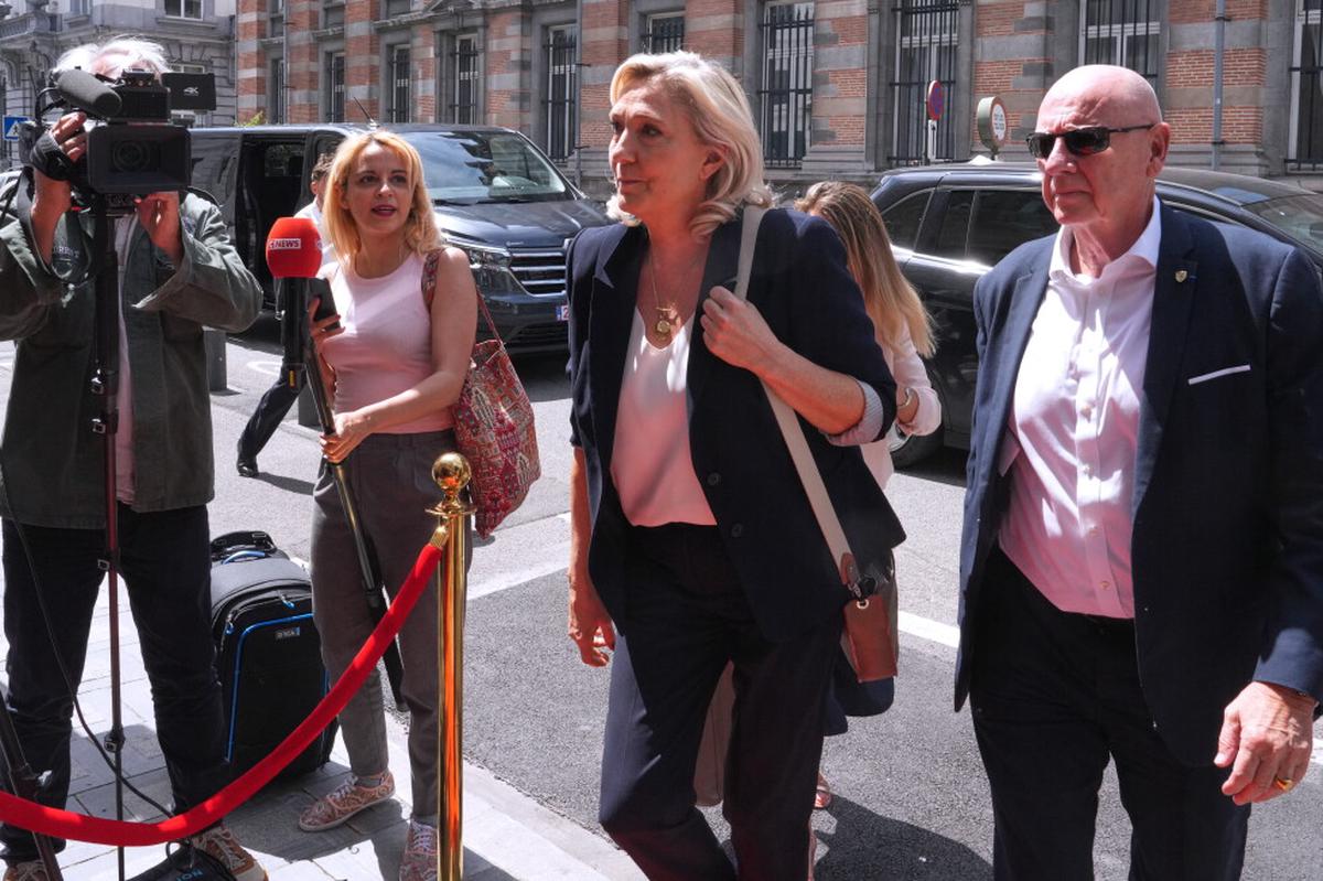 Le Pen dice que no se postulará en 2027 si se le ordena usar una tobillera electrónica