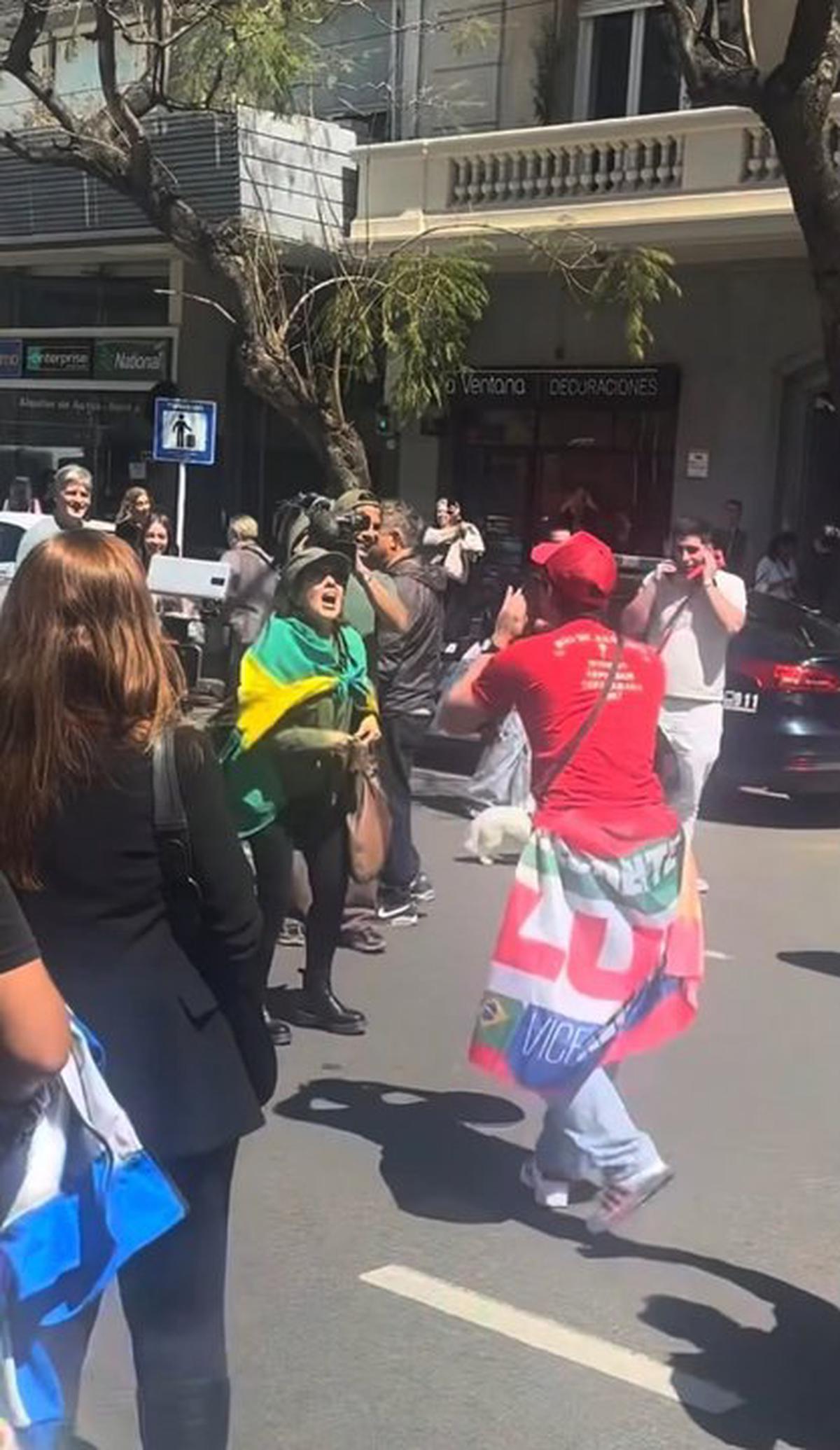 Incidentes frente a la Embajada de Brasil en Buenos Aires.