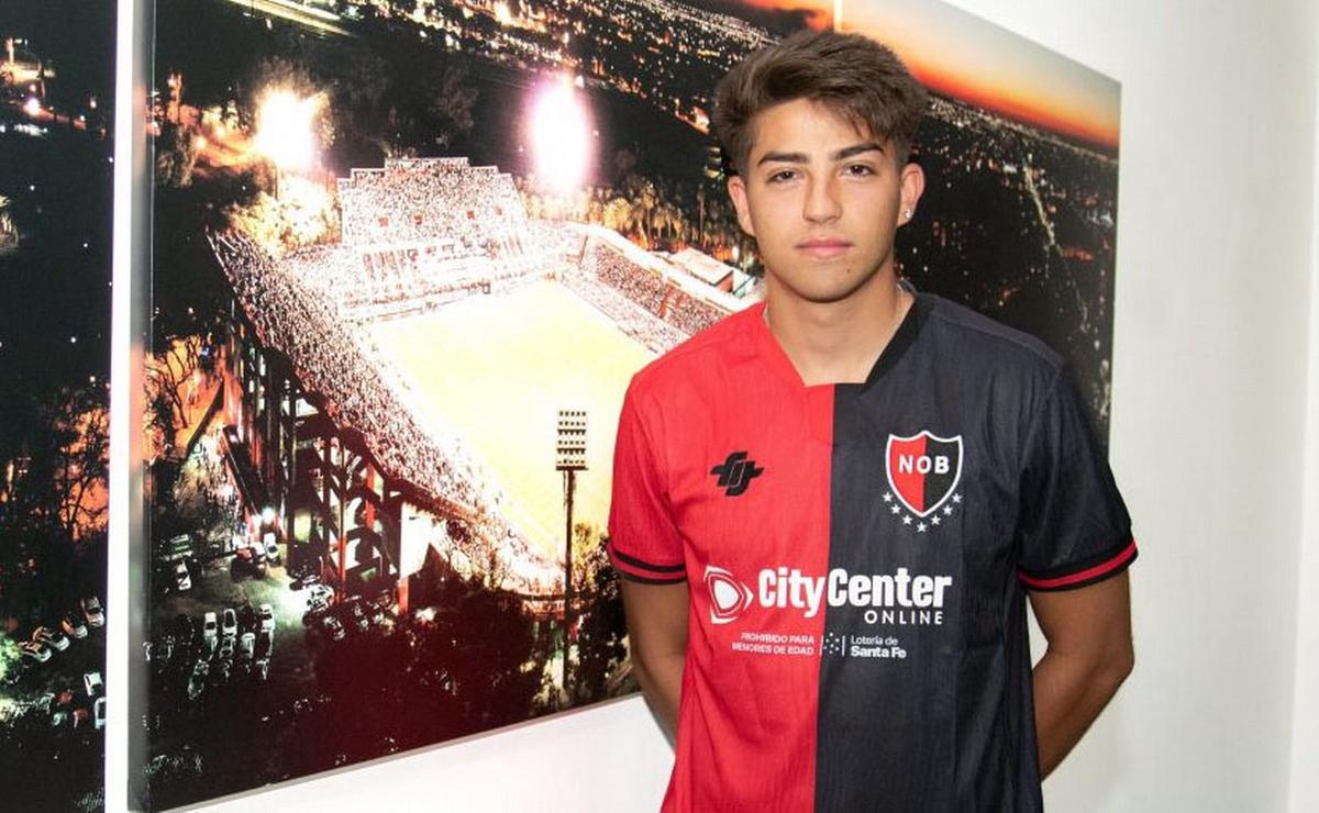 Newell's renovó el contrato del juvenil Valentino Acuña por dos años.
