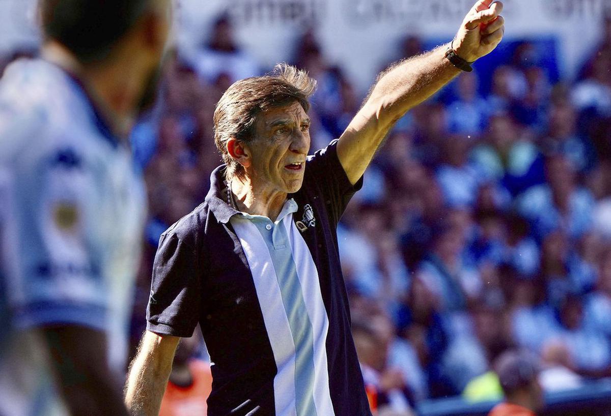 El director técnico de Racing, Gustavo Costas.