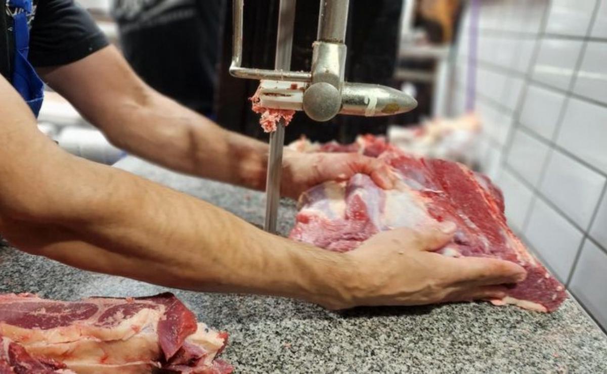 Ante la falta de carniceros en Salta, realizan capacitaciones en el oficio.