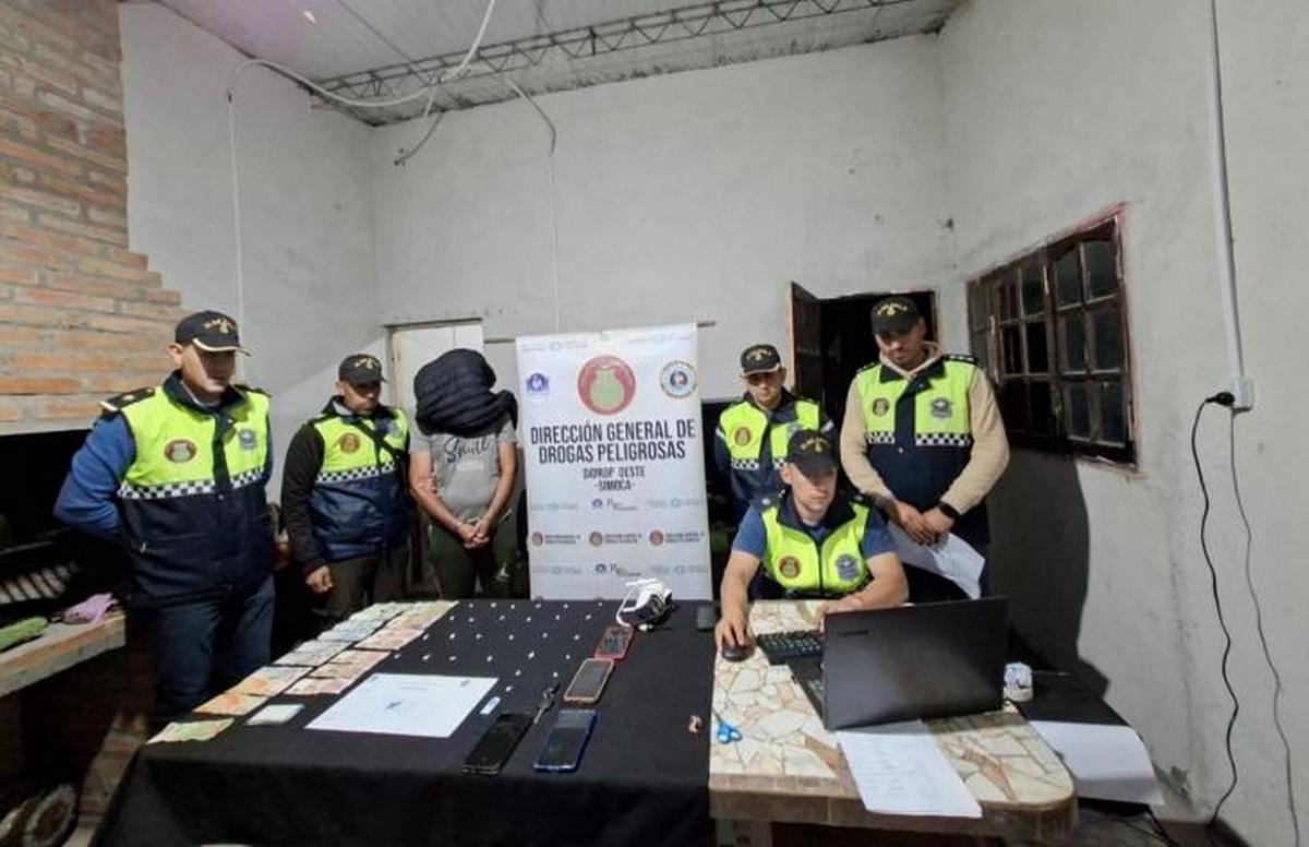 La policía desmantela kioscos de drogas en respuesta a denuncias vecinales