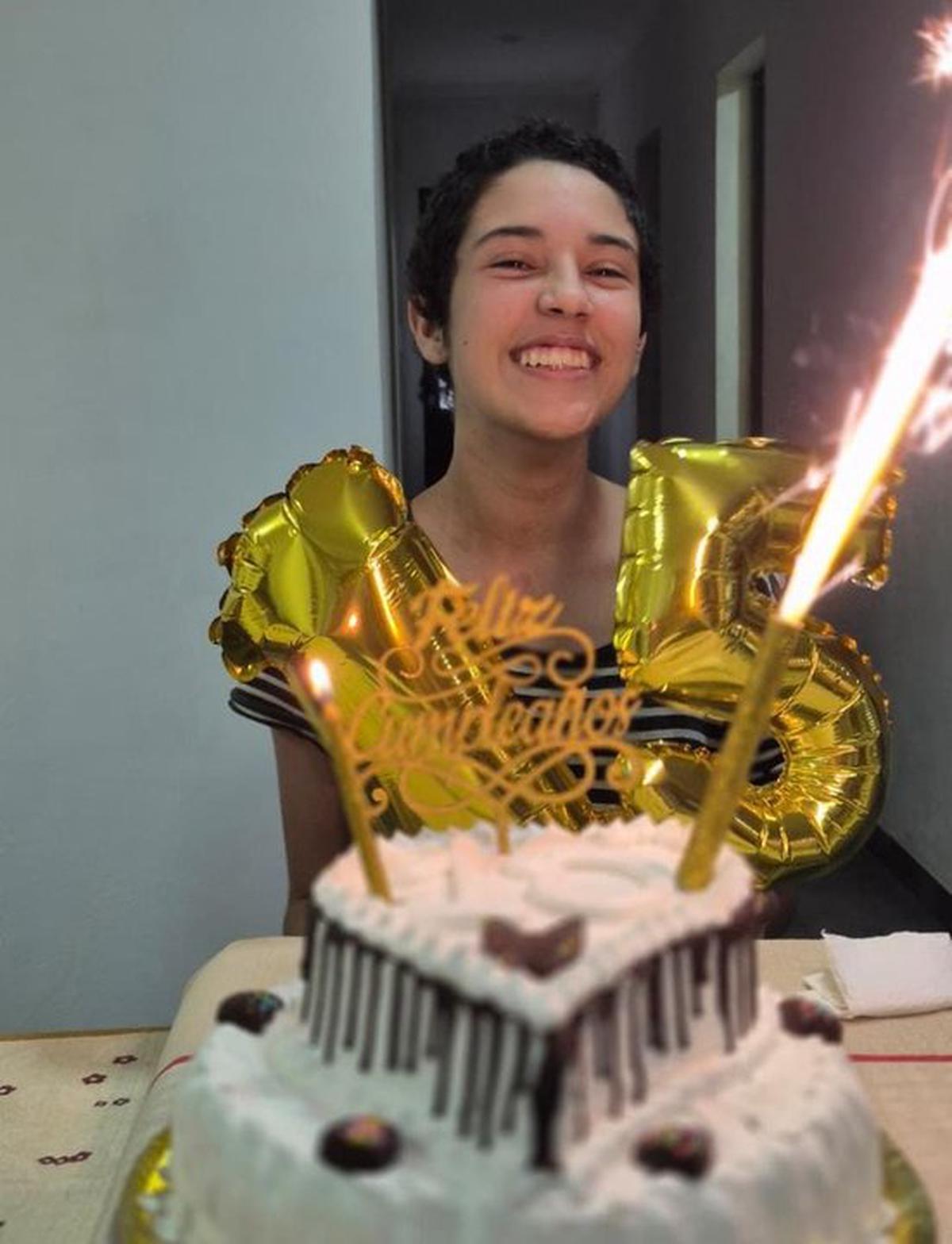 Urgente pedido de madre por tratamiento de cáncer para su hija de 15 años