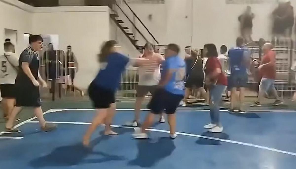 La pelea se dio en un torneo de fútbol infantil (Foto: captura)