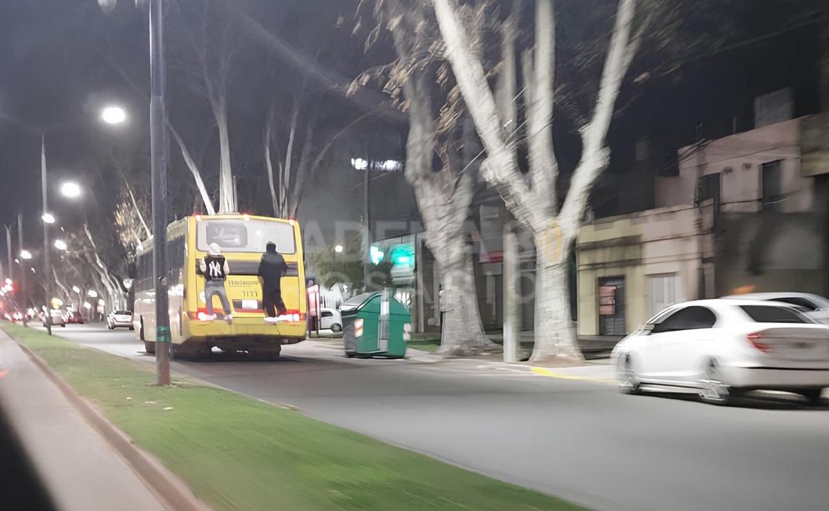 Los jovenes viajaban en la parte trasera de la línea Expreso.