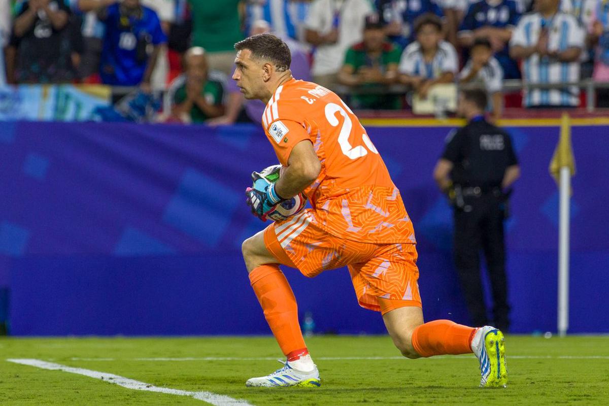 El 'Dibu' Martínez considera retirarse de la Selección argentina tras la dolorosa final