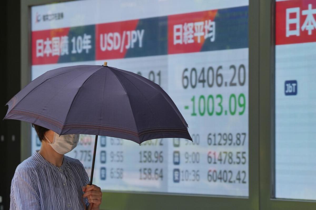 Caen las acciones y sube el petróleo tras advertirle Trump a Irán: