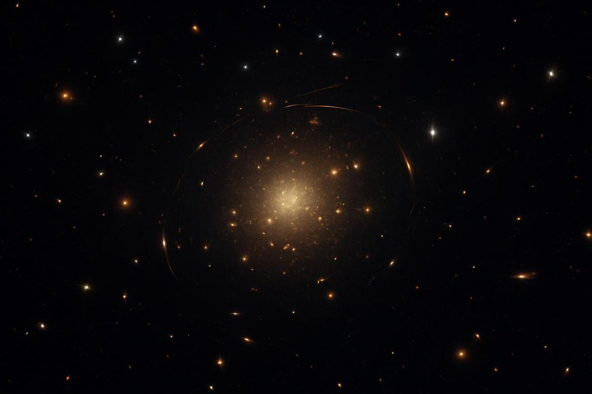 Cúmulo galáctico XLSSC 122 observado por el telescopio James Webb