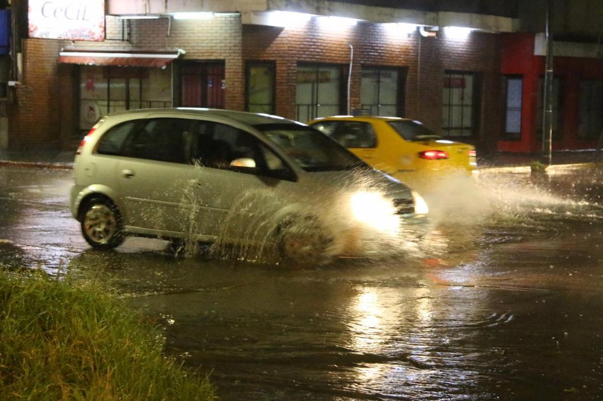 FOTO: La lluvia llegó a la capital cordobesa. 