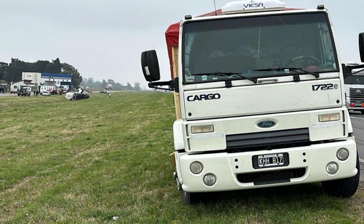 FOTO: El conductor de uno de los camiones se habría descompensado. 