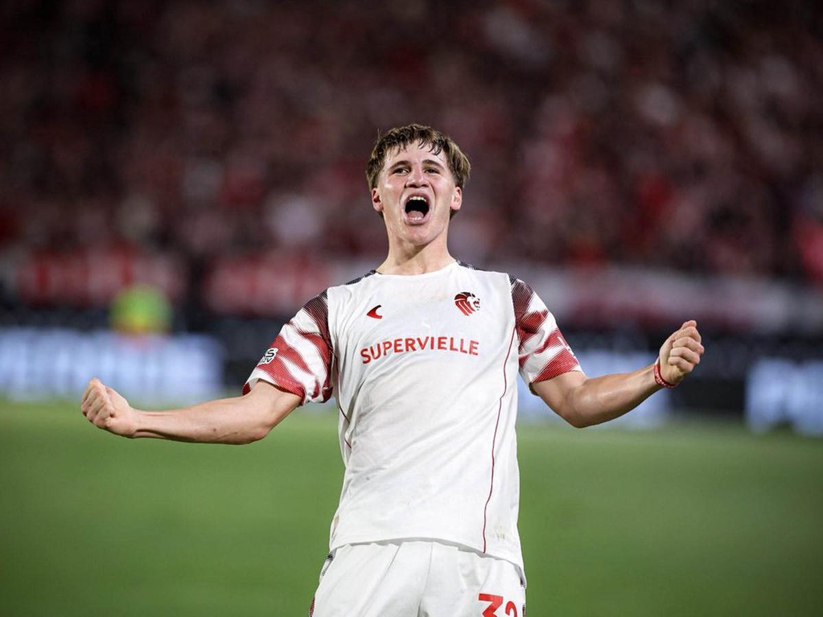 Mikel Amondaraín mantendrá su lugar en el equipo titular. Foto: Agencia NA (@EdelpOficial)
