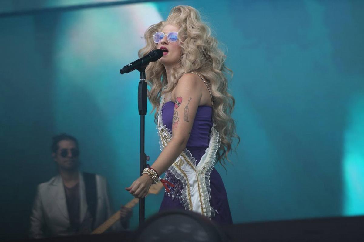 Marilina Bertoldi le puso picante a la tarde del Cosquín Rock. (Foto: Daniel Cáceres)