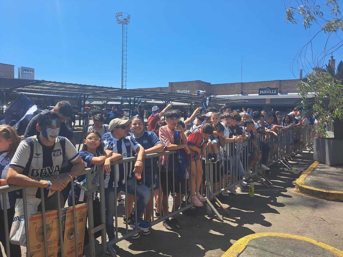Banderazo de los hinchas de la 