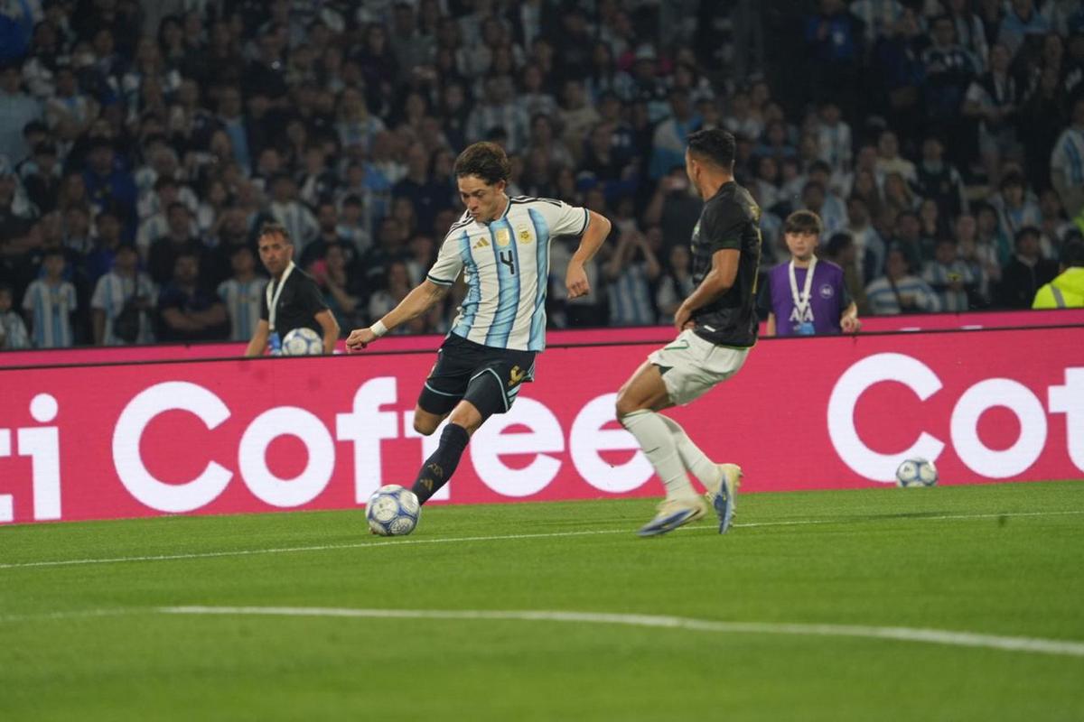 Argentina abre la fecha FIFA ante Bolivia en el Kempes. (Foto:Daniel Cáceres/Cadena 3)