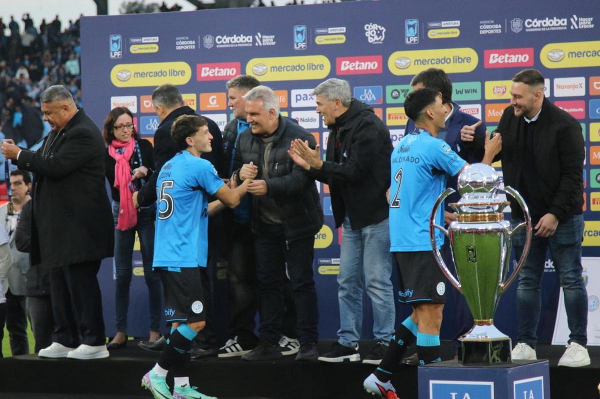 Llaryora celebró la consagración de Belgrano y felicitó al