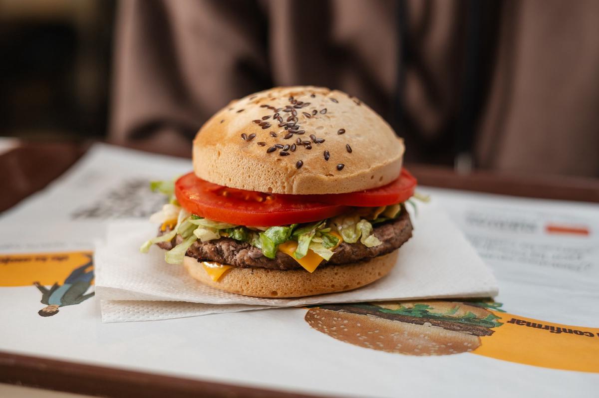 McDonald`s amplia su menú con una nueva opción de pan sin gluten