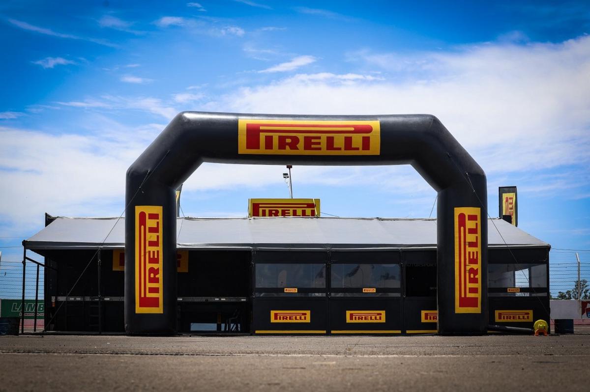 FOTO: El servicio de Pirelli listo para una prueba de altas velociddades