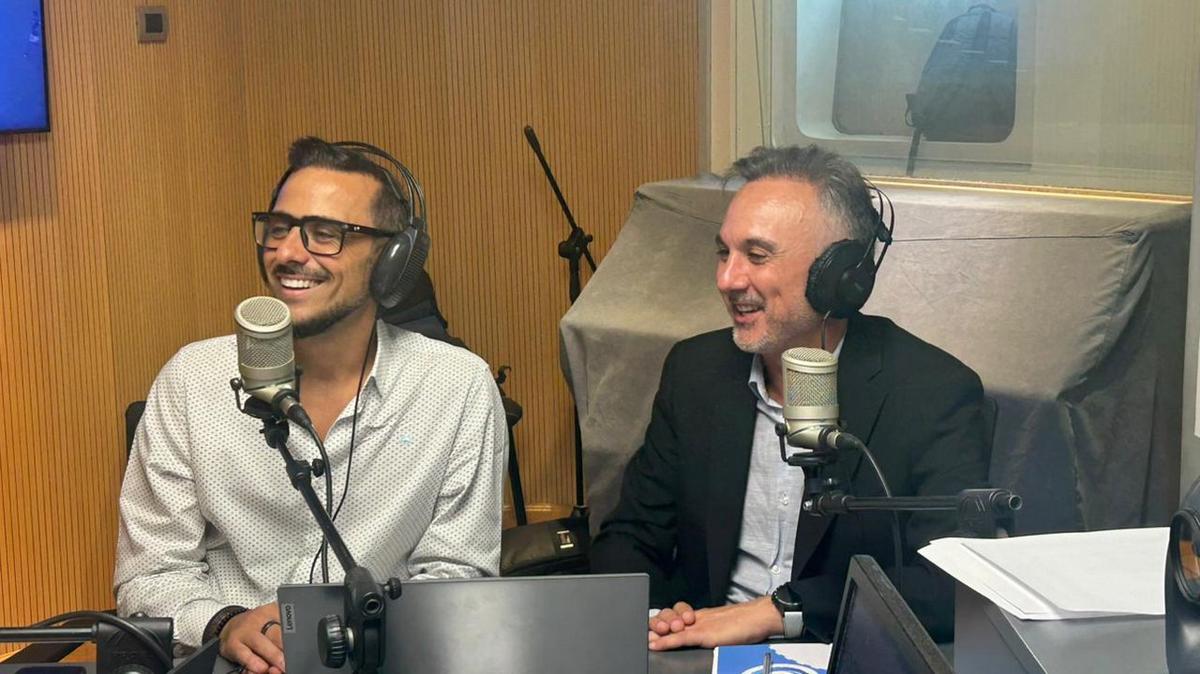 Diego y Sebastián Parra, de Familia Parra, en Cadena 3.