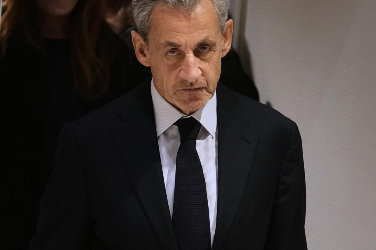 Expresidente francés Sarkozy inicia condena de 5 años por conspiración en financiamiento de campaña