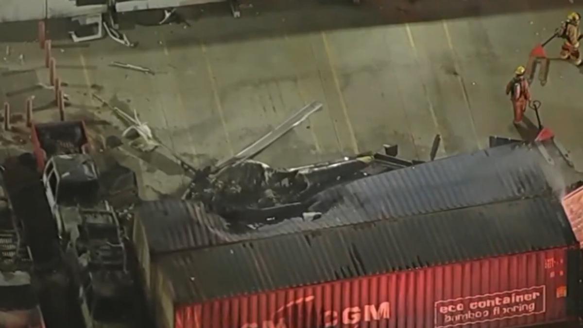 Trágico accidente aéreo en Los Ángeles: helicóptero se estrella y deja tres muertos