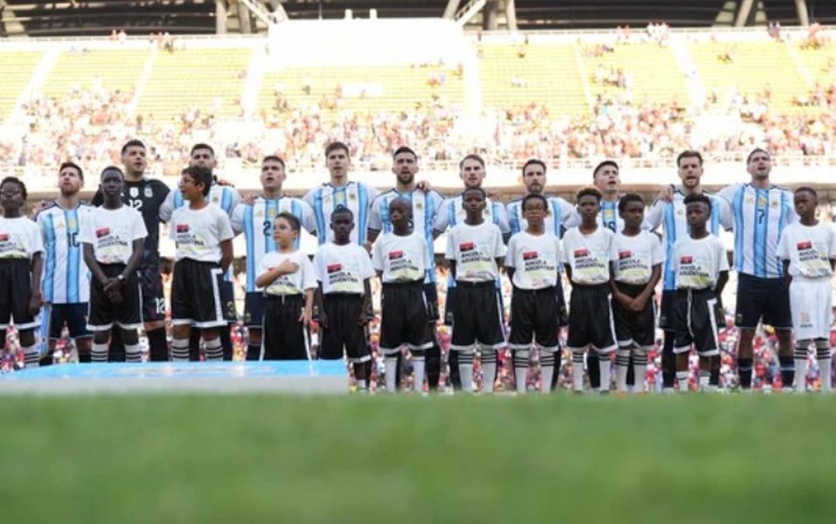 El once inicial de la Selección ante Angola (Foto: @Argentina)