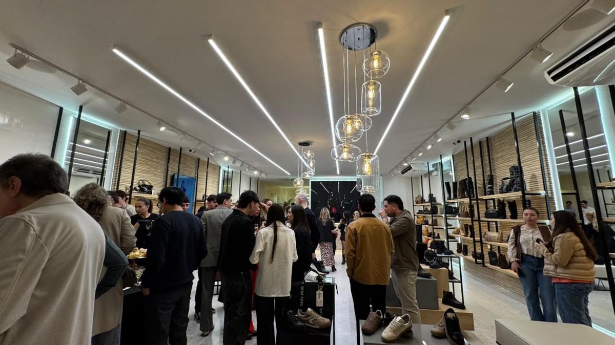 Nodo Shoes abrió un nuevo local en Nueva Córdoba con un espacio innovador para probar outfits.
