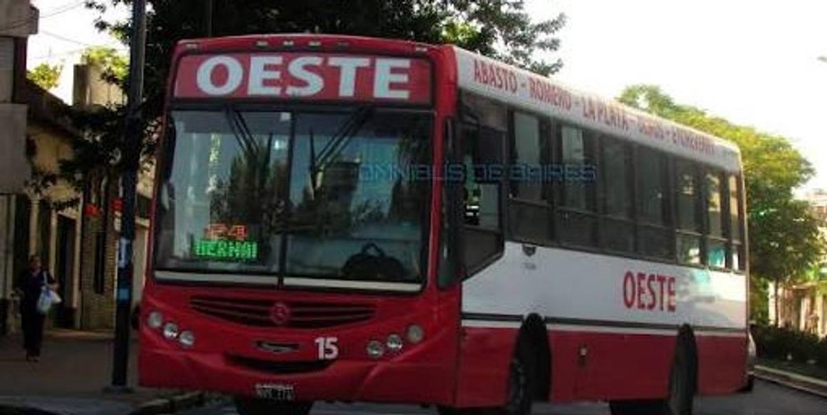 La Plata: Cuatro heridos tras maniobra peligrosa de un colectivo en Tolosa