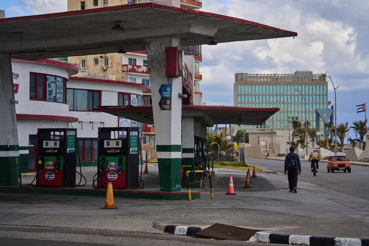 México quiere retomar pronto el envío de petróleo a Cuba a través de empresas privadas