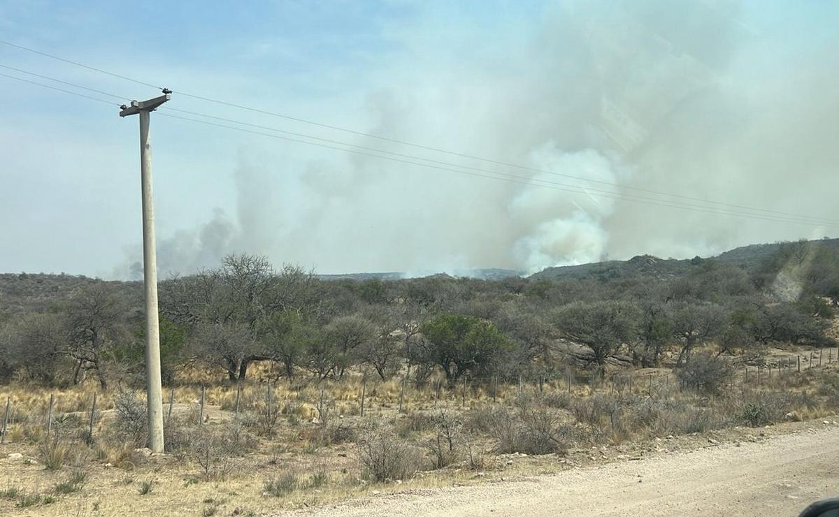 FOTO: Se reinició el fuego en Capilla del Monte y San Marcos. (Daniel Cáceres/Cadena 3)