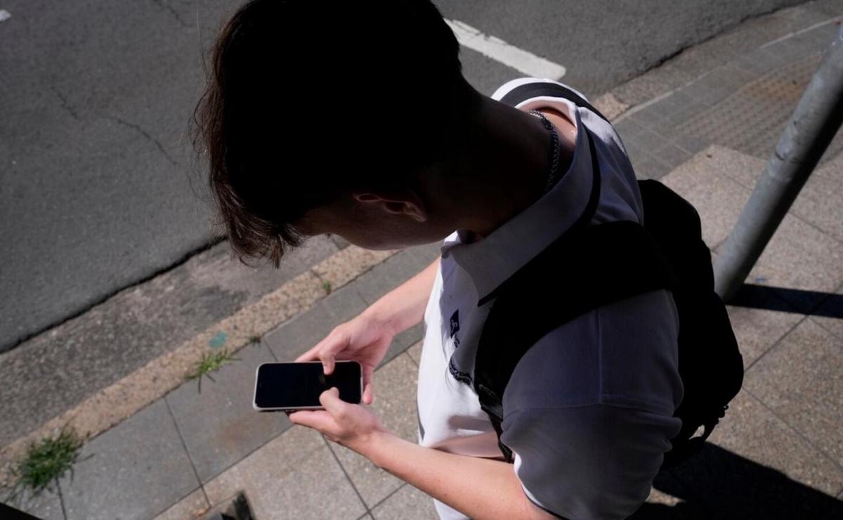 ¿Sirve restringir el uso de las redes en menores o solo retrasa lo inevitable?