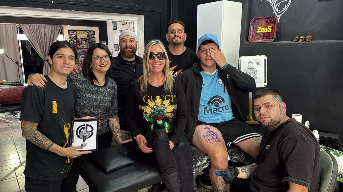 Los hinchas de Belgrano comienzan a tatuarse.