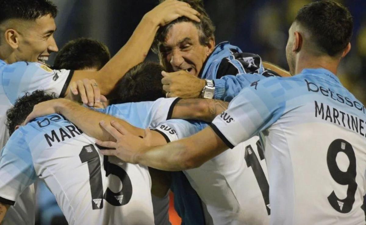 FOTO: Racing sigue a paso firme. (Foto:Prensa Racing)