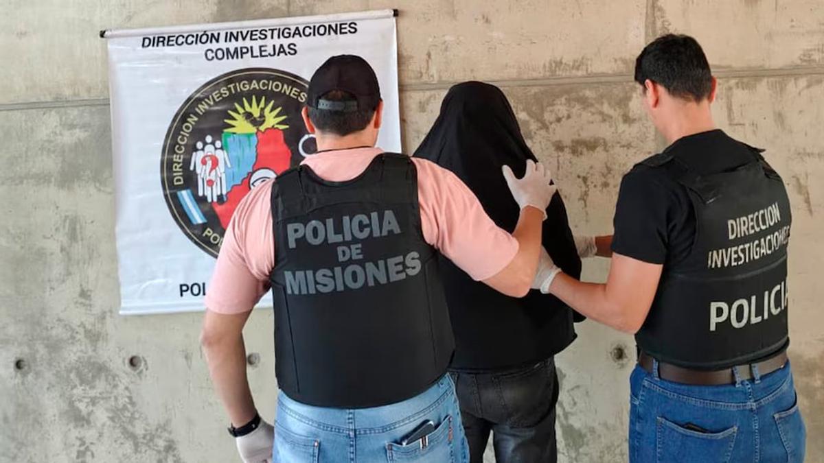 Misiones: ex comisario se entrega tras diez días de búsqueda por abuso a sus hijastras