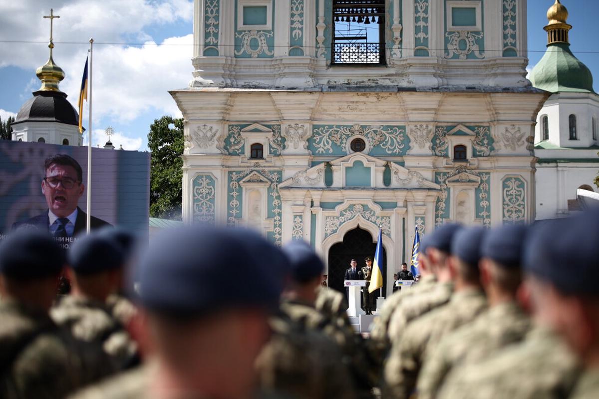 Qué implica el plan británico para ayudar a Ucrania con misiles