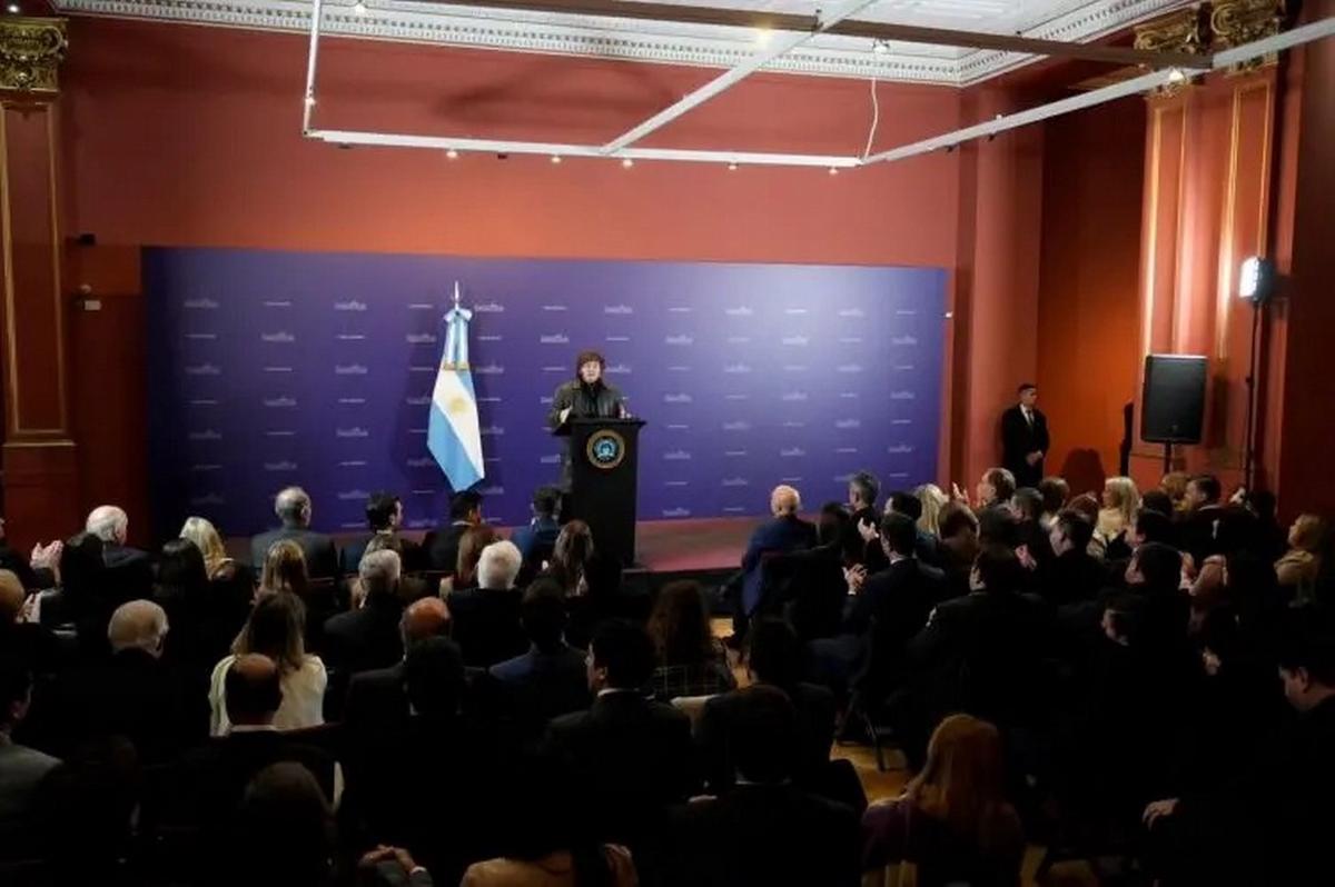 El Gobierno nacional busca limitar la emisión monetaria y estabilizar la economía