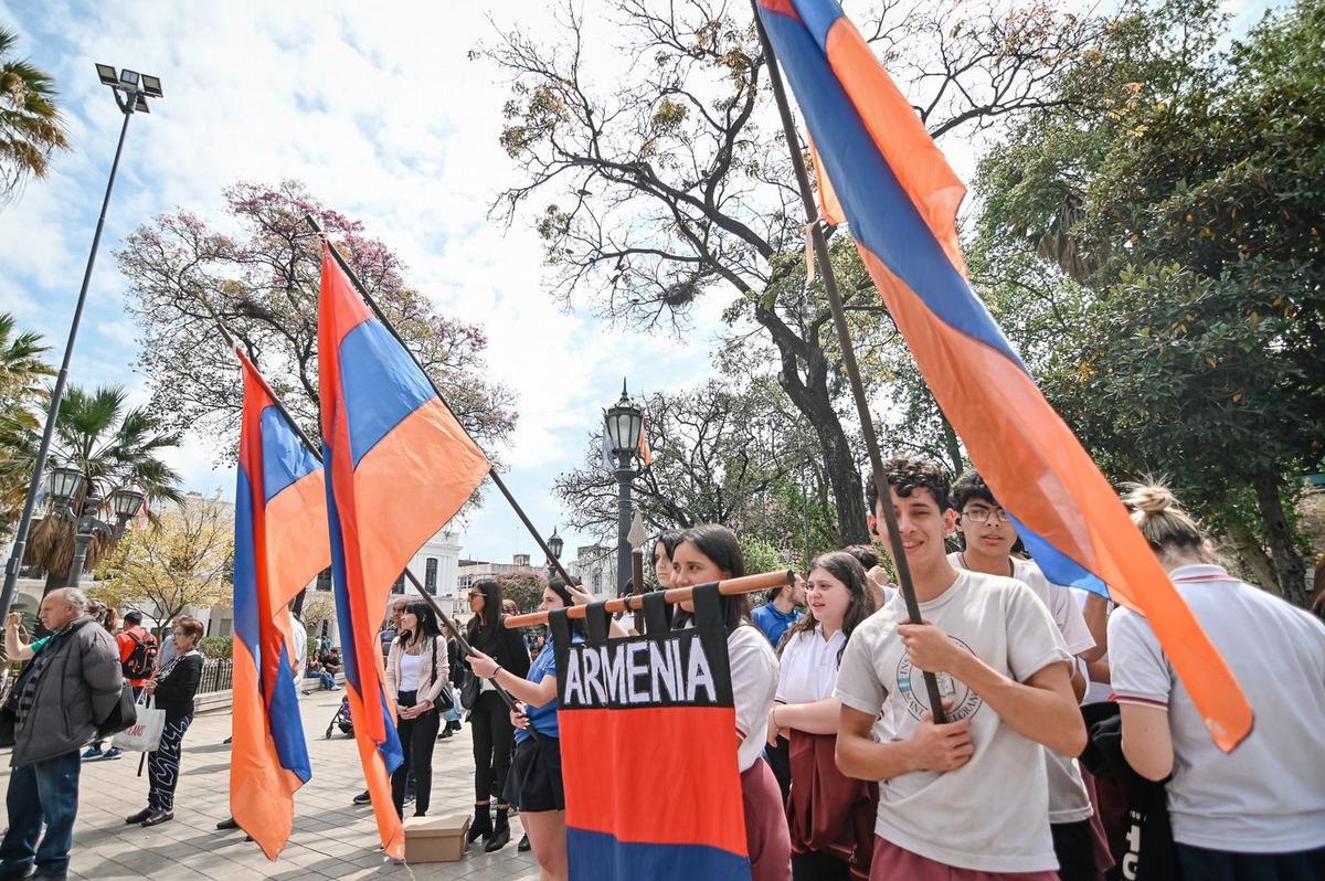 FOTO: El festejo por el aniversario de la Independencia de Armenia. (Foto: @javierpretto)