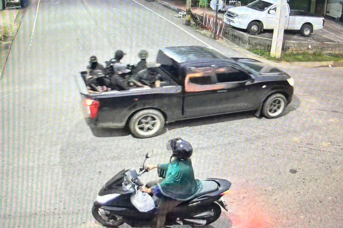 Autoridades tailandesas buscan sospechosos tras un ataque en el sur que mató a 5 soldados