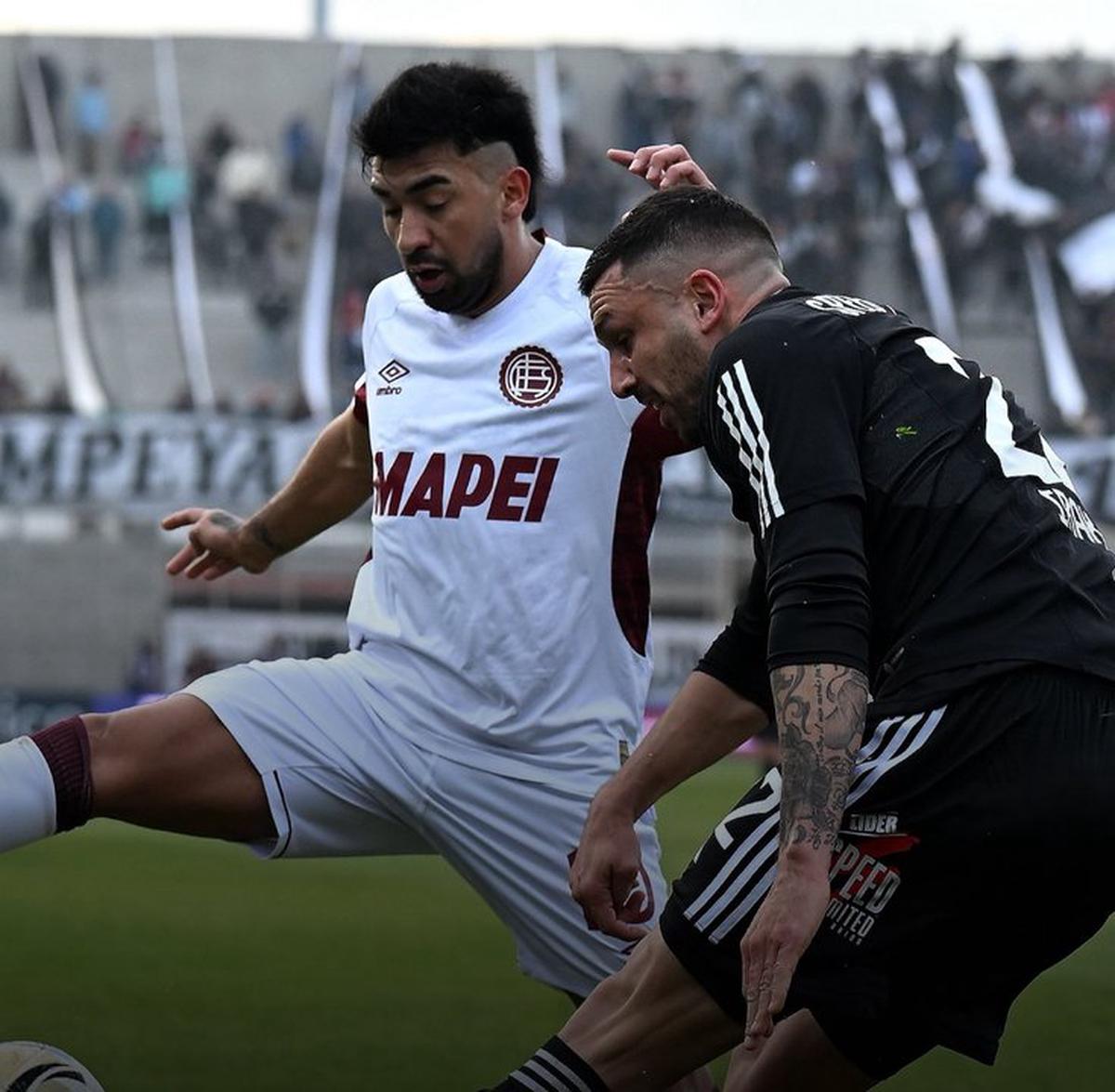 Deportivo Riestra le ganó por la mínima a Lanús.