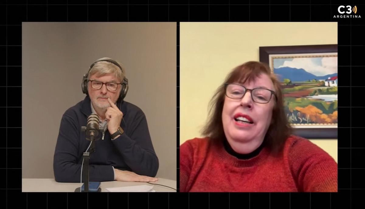 La diplomática Virginia Gamba, entrevistada por Sergio Suppo.