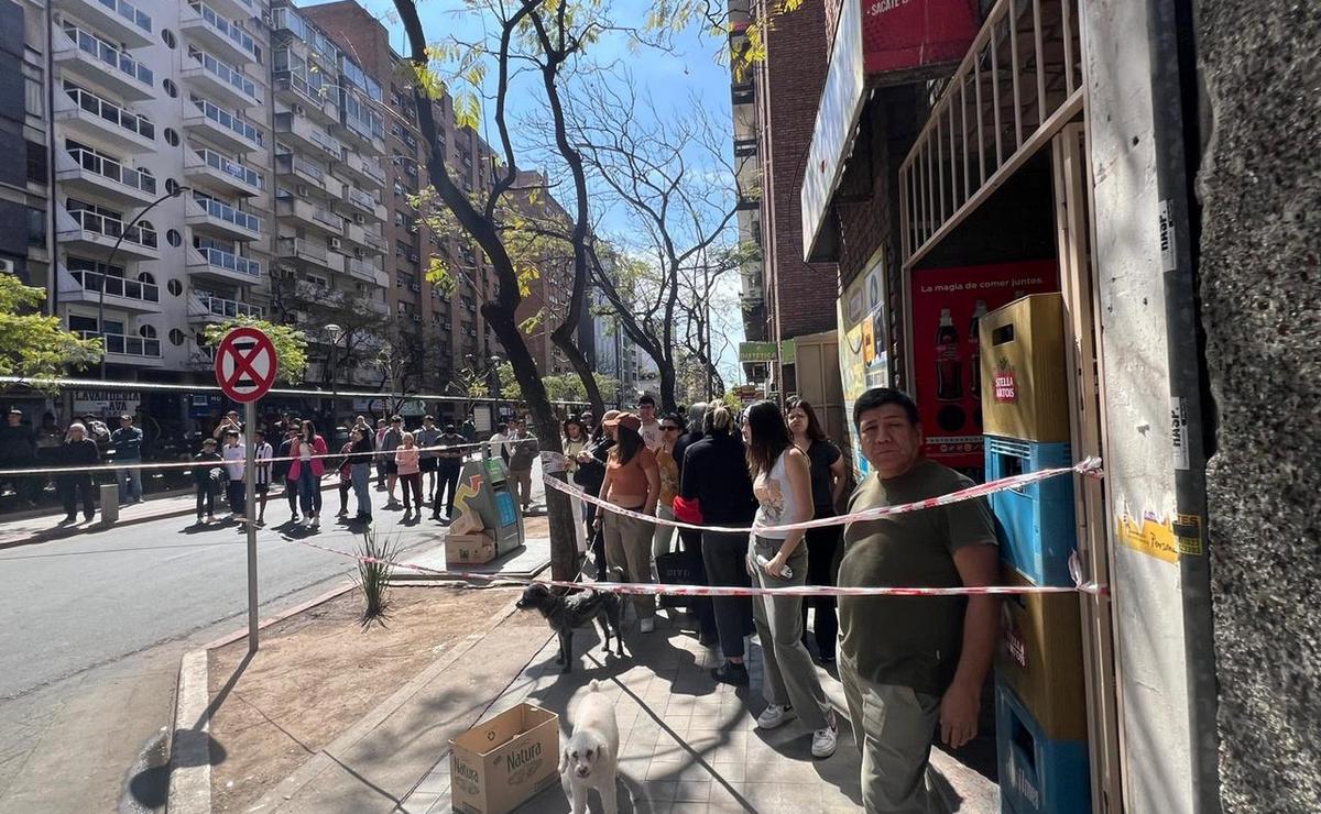 FOTO: Varios heridos tras el choque en Av. Chacabuco. (Foto: Daniel Cáceres/Cadena 3)