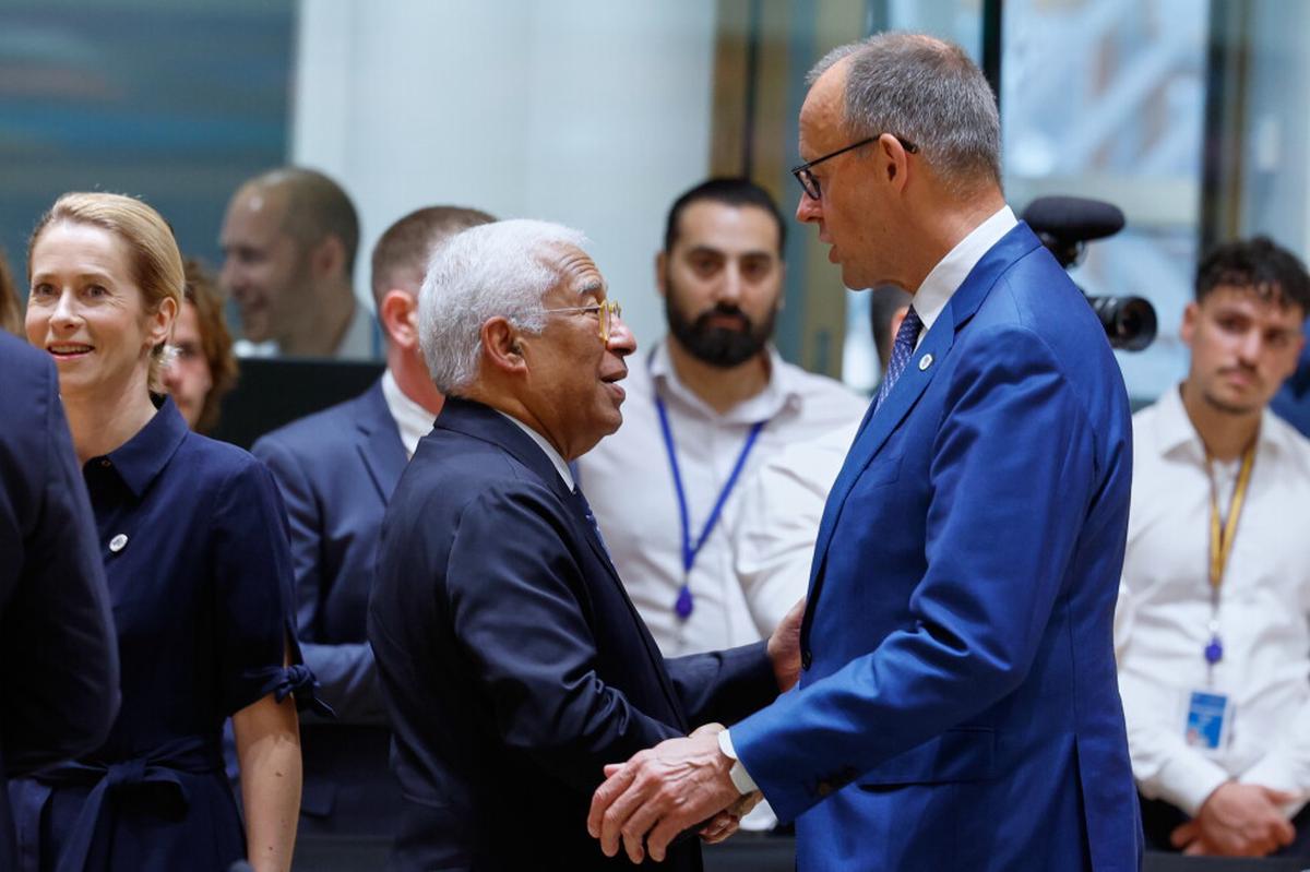 Líderes de la UE discuten sobre acercamiento a Moscú mientras continúa la guerra en Ucrania