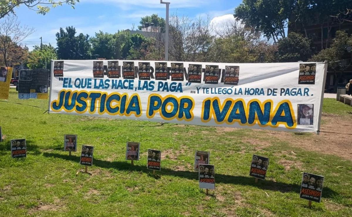 Familiares de Ivana en el Centro de Justicia Penal.