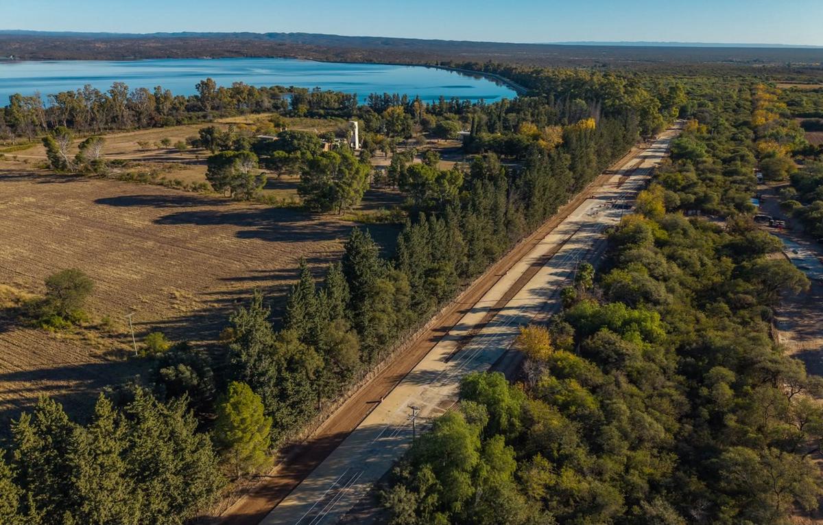 La obra del perilago ya tiene listo el 35% de su pavimentación.