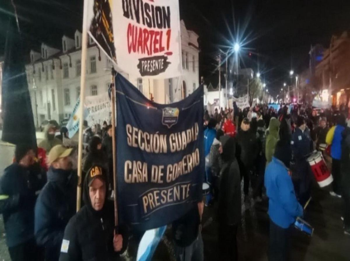 Las protestas policiales desafían la autoridad del Gobierno provincial