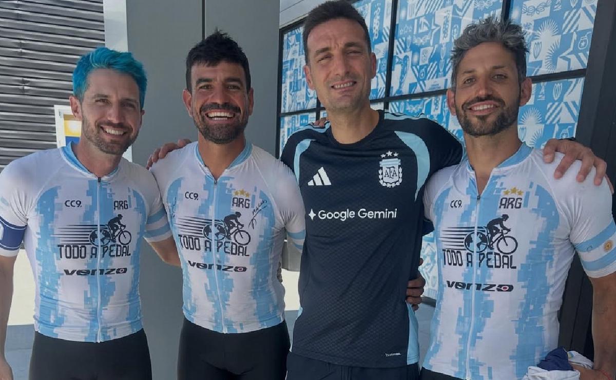 De Córdoba a Kansas en bici: la odisea de 6.000 km para abrazar a la Selección