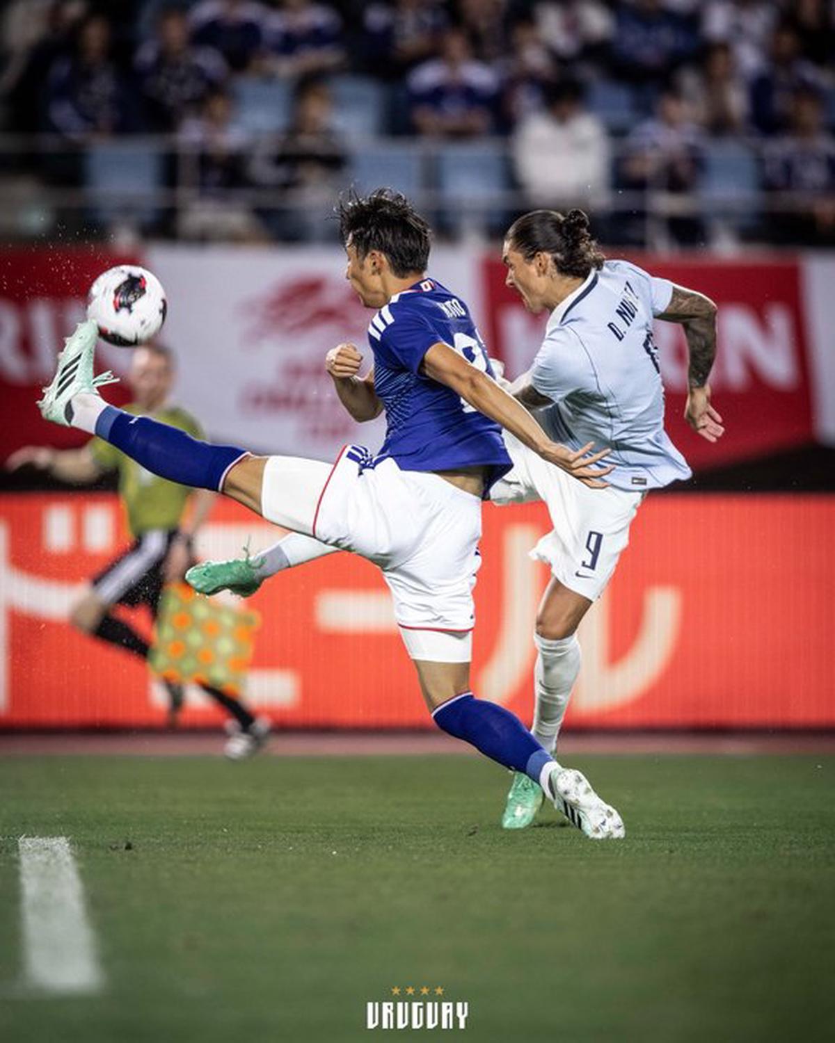 La Uruguay de Diego Forlán se fue derrotada 3-1 contra Japón en su primer amistoso.